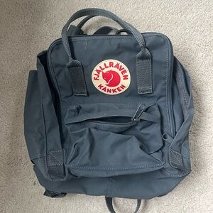 Fjallraven Kånken Dark Gray Backpack